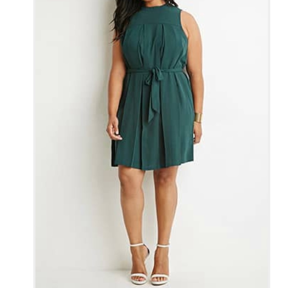 Hunter Green Plus Size Pleated Self-Tie Dress